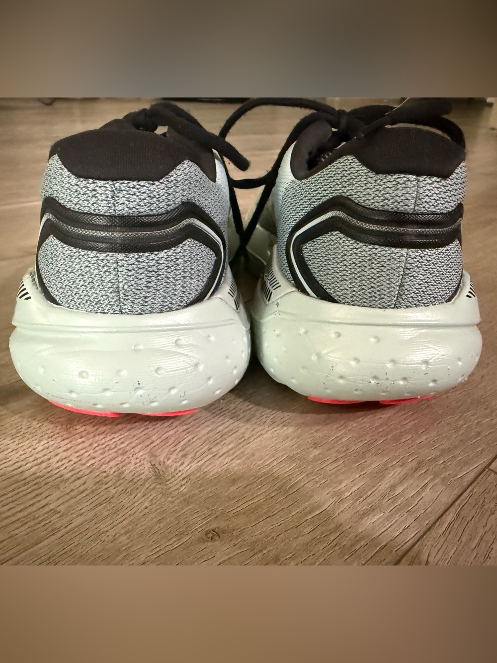 Excellent used condition Brooks Light Mint Glycerine GTS 21 - Picture 3 of 8
